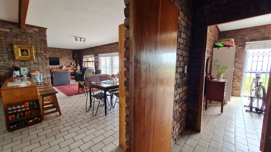 5 Bedroom Property for Sale in Dana Bay Western Cape